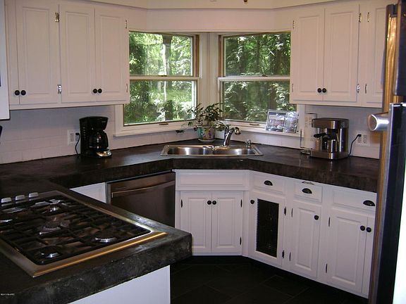 4th image of 251 Dyken Dr