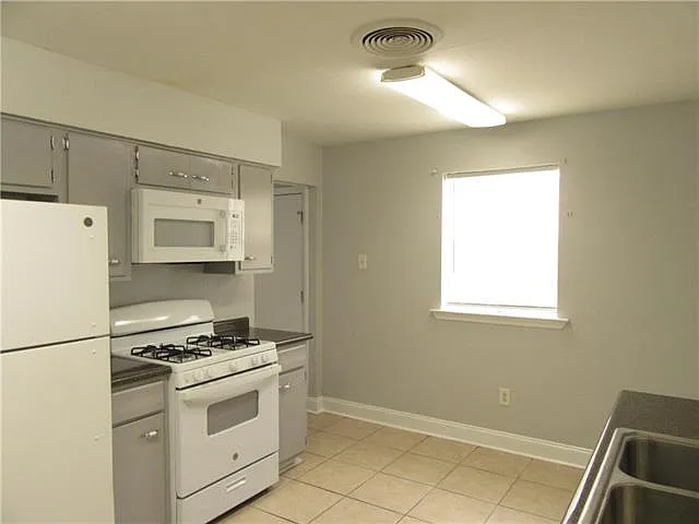 2 bed, 1.0 bath, 900 sqft, $1,400 — Photo 4