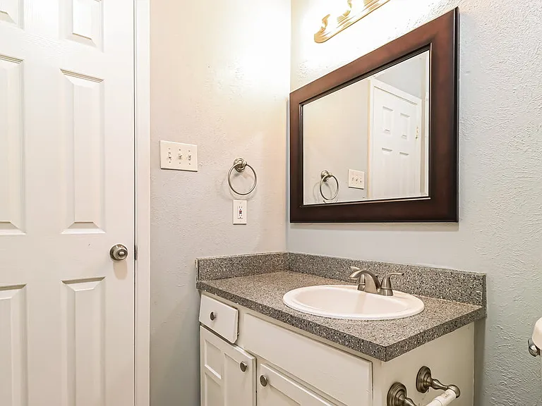 2821 Lana Cir — Photo 11