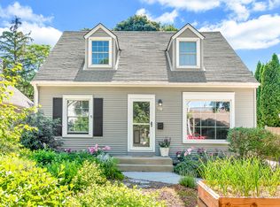 4818 N Berkeley Blvd, Whitefish Bay, WI 53217
