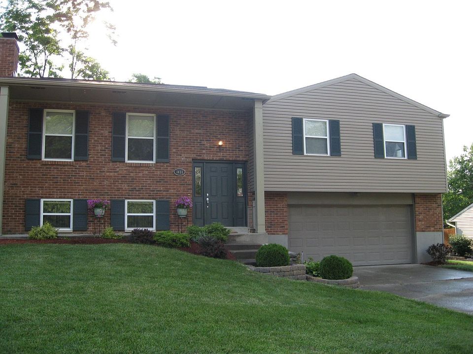 Large Brick & Vinyl Home