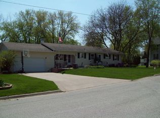 407 E 8th St, Tipton, IA 52772