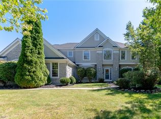 1240 Arlet Ct, Broadview Heights, OH 44147