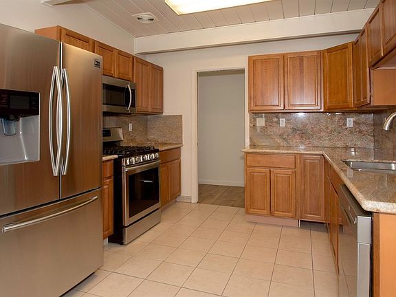 3rd image of 701 Corlano Avenue