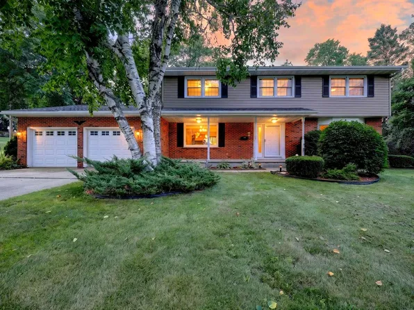 255 Brevity LANE, Columbus, WI 53925