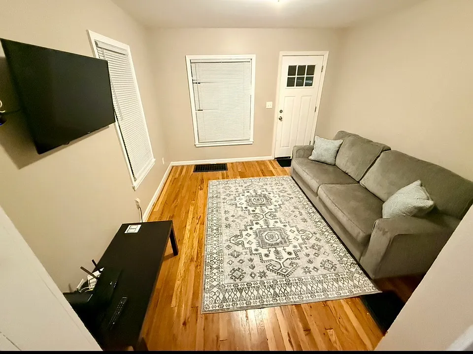 215 Floral Ave #215