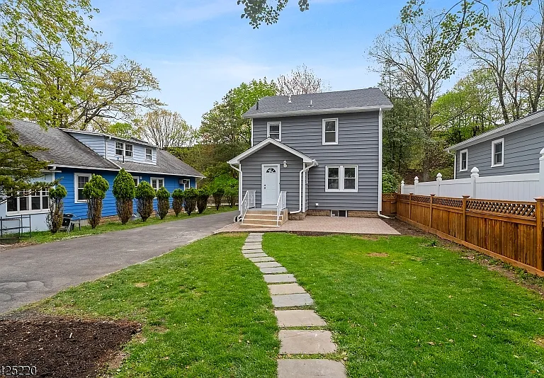 6 Dawes Ave — Photo 34