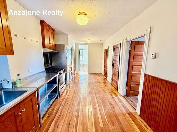 3rd image of 11 Thacher Ct #2