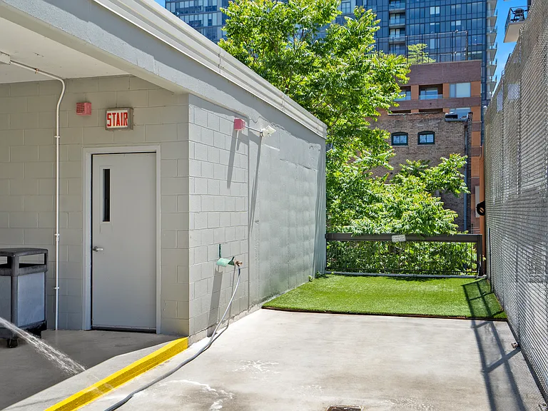 1212 N Wells St #302 — Photo 25