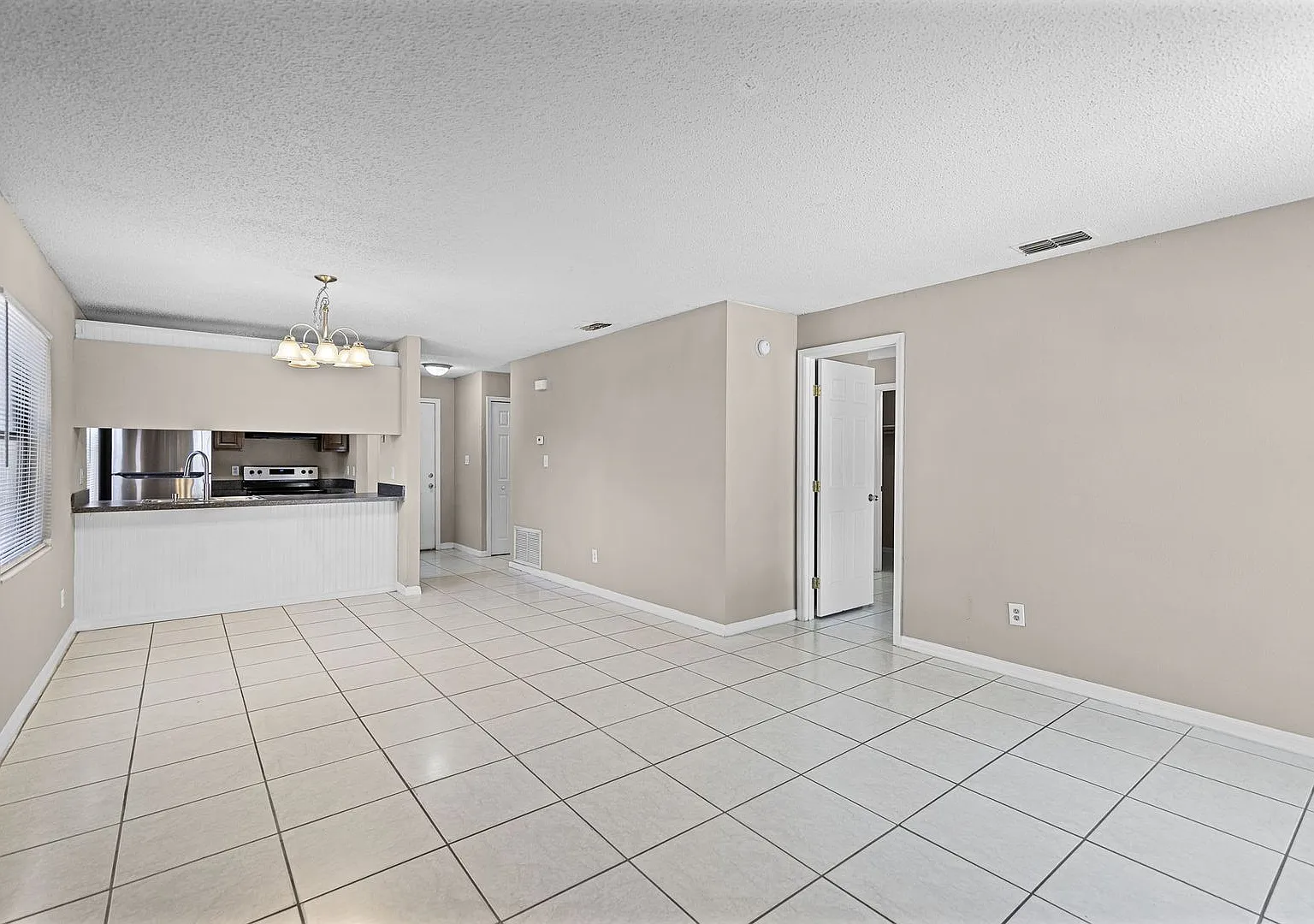 2 BR / 2 BA Villa In Winter Park — Photo 3