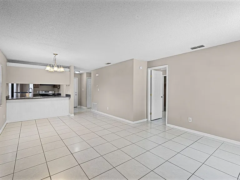 2530 Kamnic Ct — Photo 3