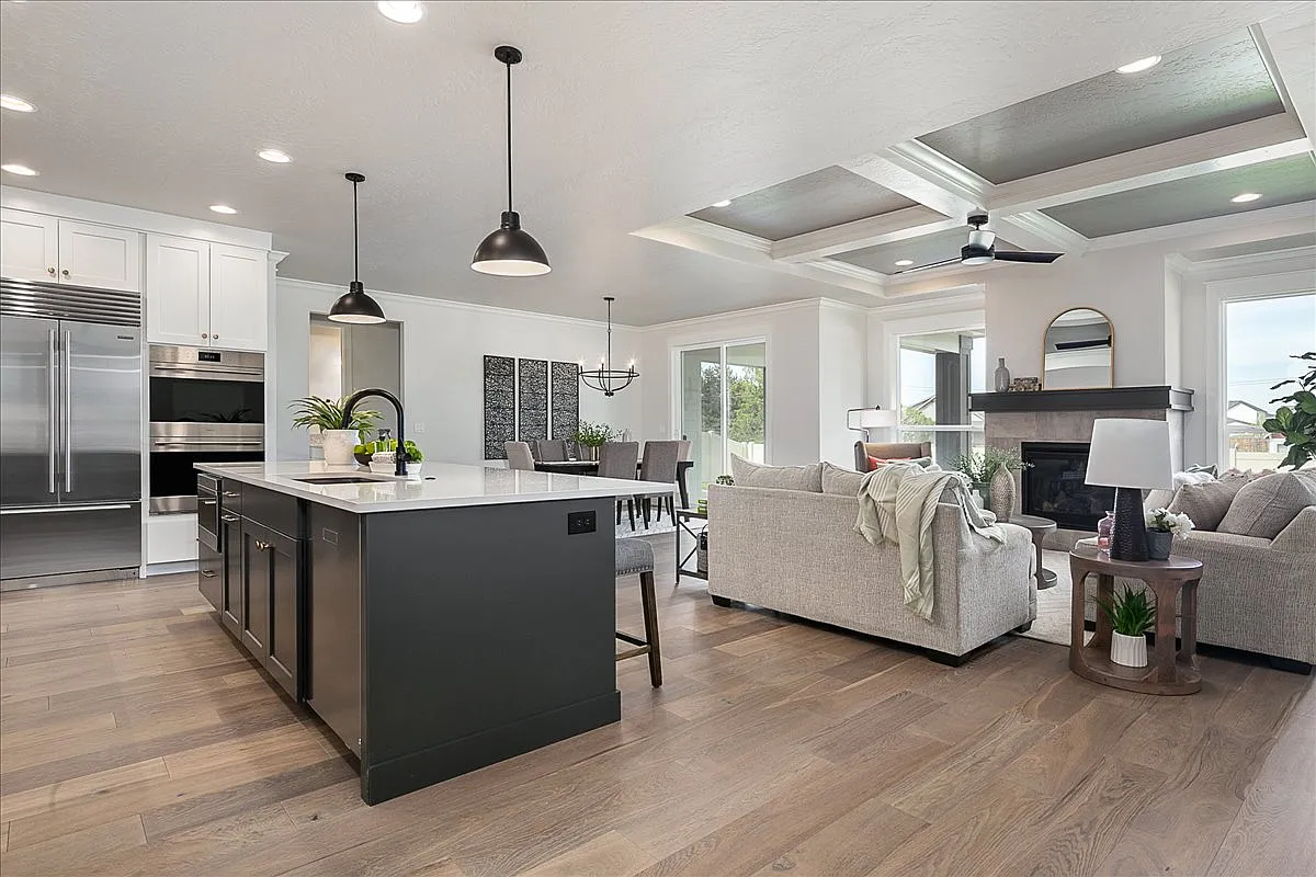 4 bed, 2416 sqft, $3,500 — Photo 3