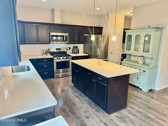 5th image of 211 Sequoia Dr