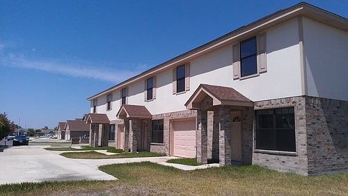 2nd image of 3613 Arroyo Park Ln