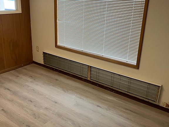 3rd image of 3105 Hoyt Ave