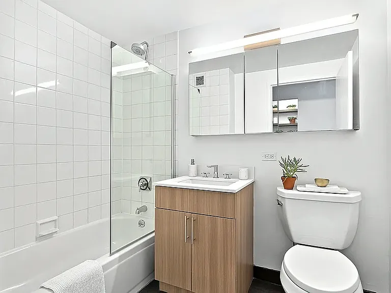 200 E 87th St #12H — Photo 3
