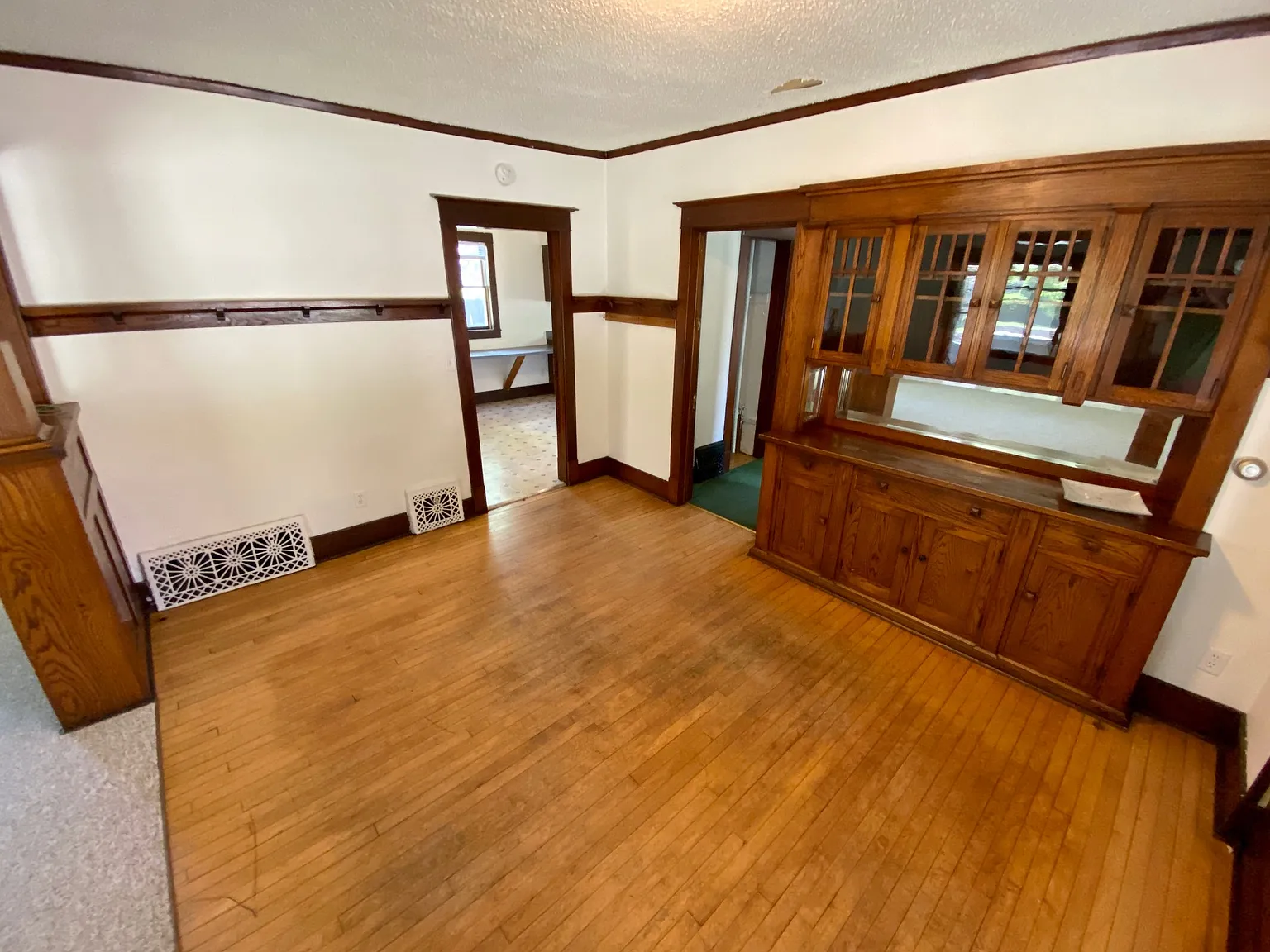 5 bed, $3,000 — Photo 3