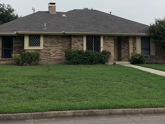 2nd image of 10601 Oak Creek Dr