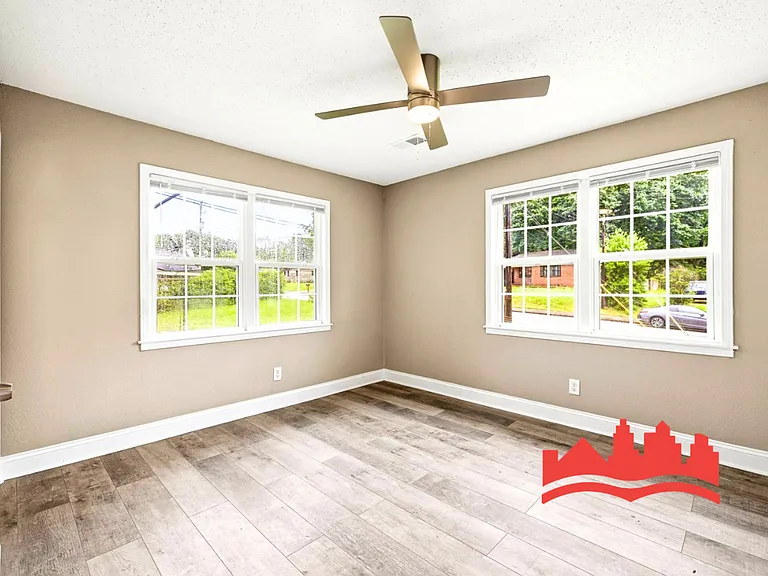 36 W Emory Rd — Photo 15