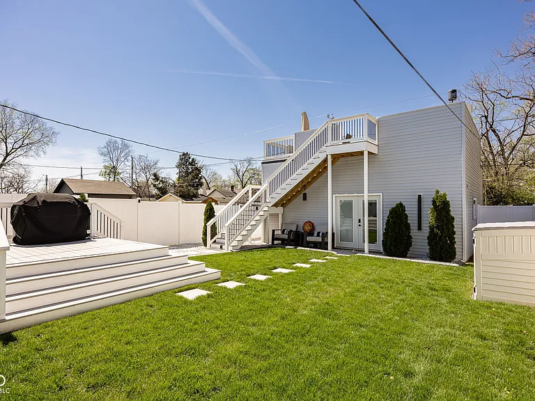 2934 Macpherson Ave — Photo 38