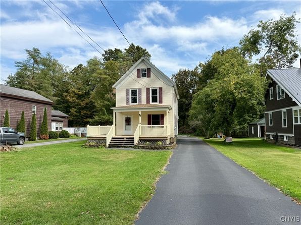 37 White St