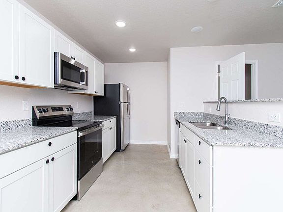 5th image of 802 White Meadow Ln Unit B
