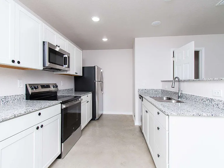 802 White Meadow Ln #B — Photo 5