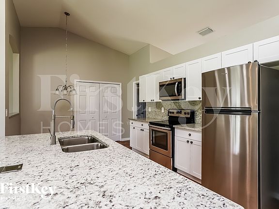 4th image of 3314 44th St SW