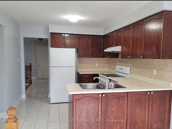 3rd image of 27 Letty Ave