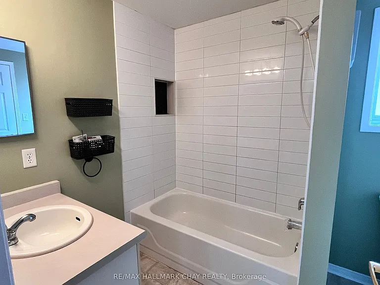 207 Tunbridge Rd — Photo 18
