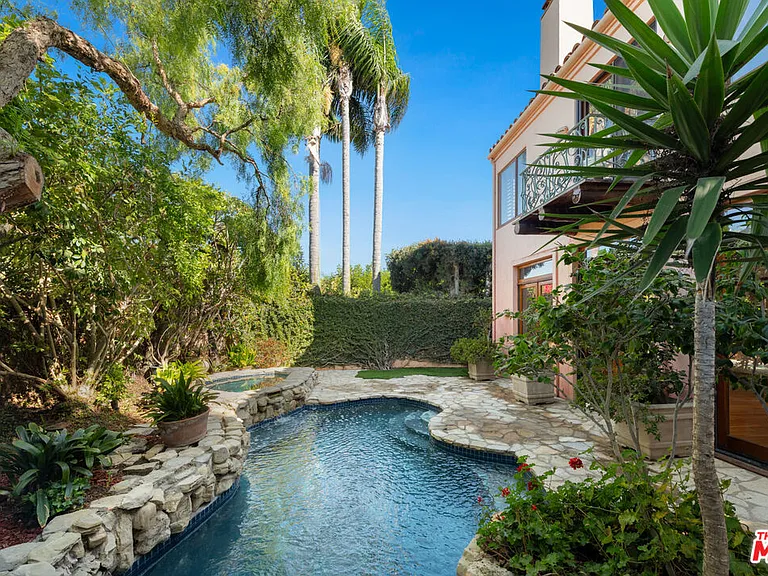23351 Malibu Colony Rd #108A — Photo 2