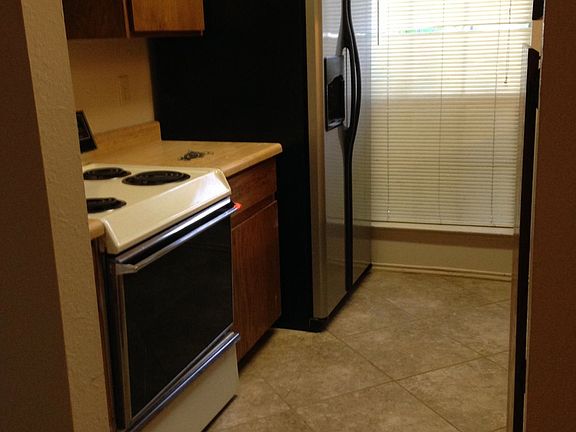 4th image of 8920 Hambledon Dr