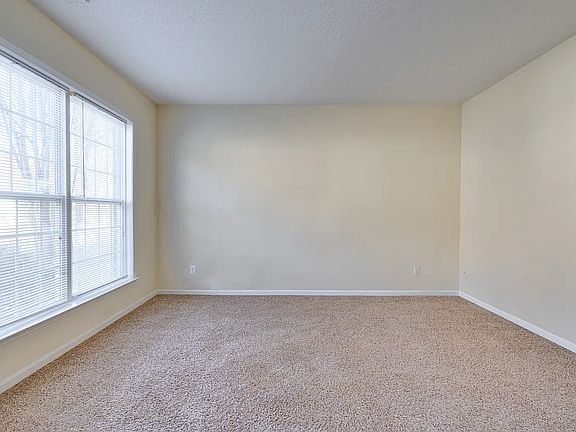 4th image of 2805 Kentshire Pl