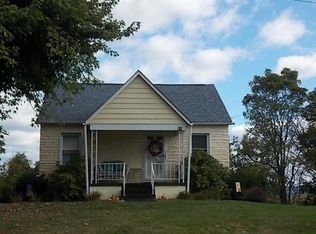 617 Mapletown Rd, Garards Fort, PA 15334