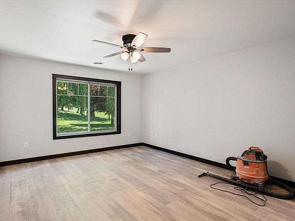 5th image of 416 N Washington STREET