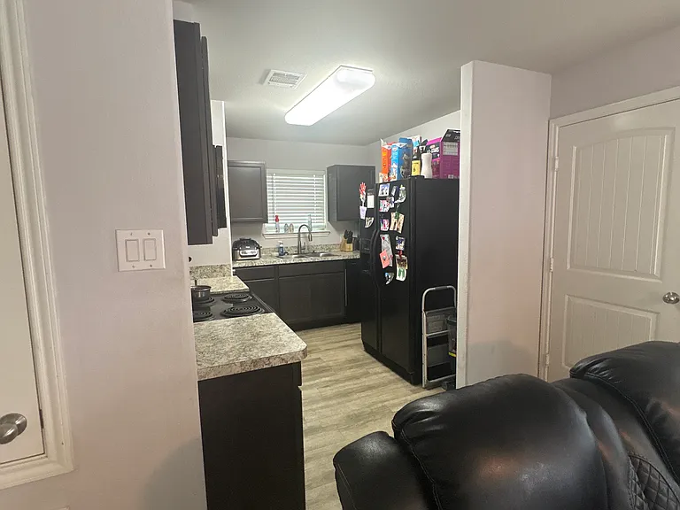 308 E Humble St — Photo 7