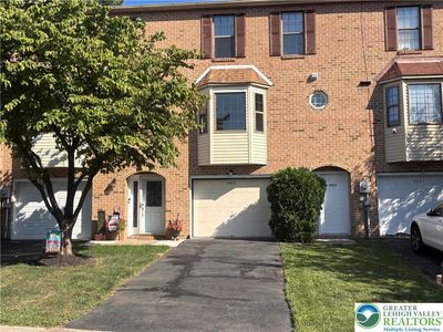 2003 Orchard Dr, Whitehall, PA, 18052
