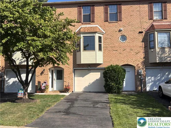 2003 Orchard Dr, Whitehall, PA 18052