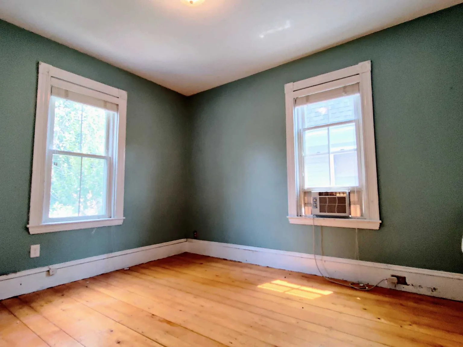 4 bed, 1.5 bath, $3,750 — Photo 4