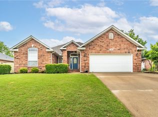 2443 Indian Oaks Trl, Springdale, AR 72762
