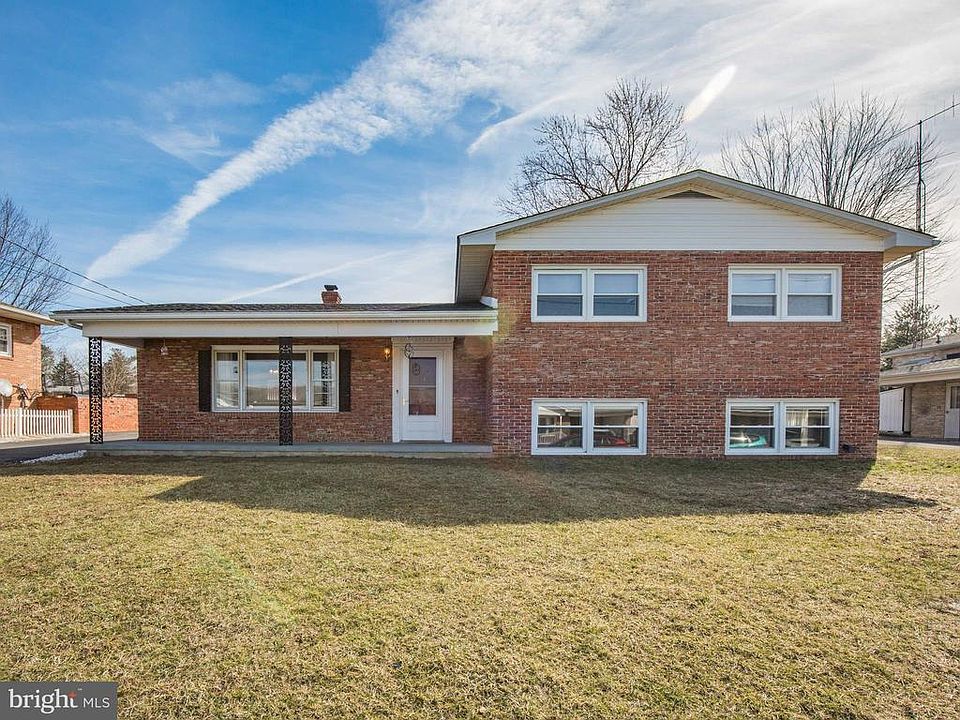 1st image of 111 King Ln