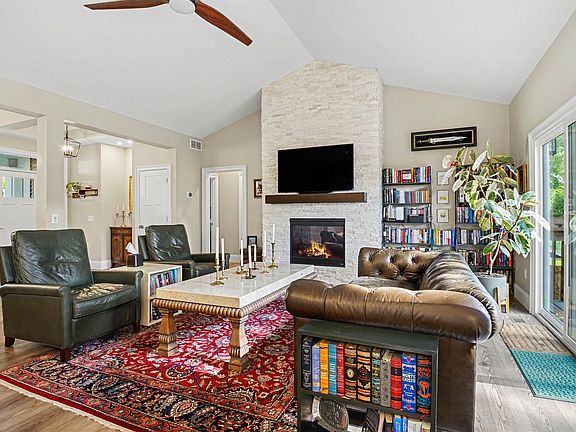 4th image of 4228 Garden Oak Dr