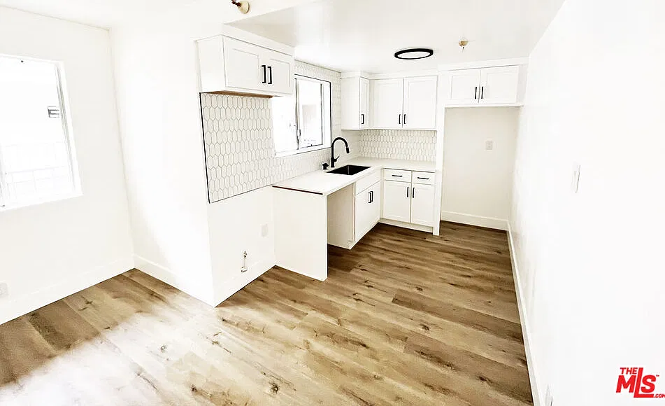 2 bed, 1.0 bath, 1000 sqft, $2,445 — Photo 2