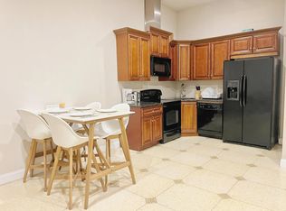 917 Arch St, Philadelphia, PA 19107