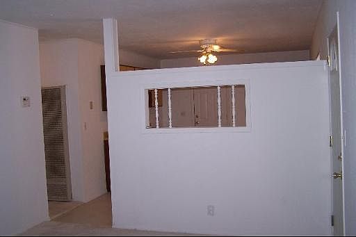 3rd image of 6042 CASTLE QUEEN DR