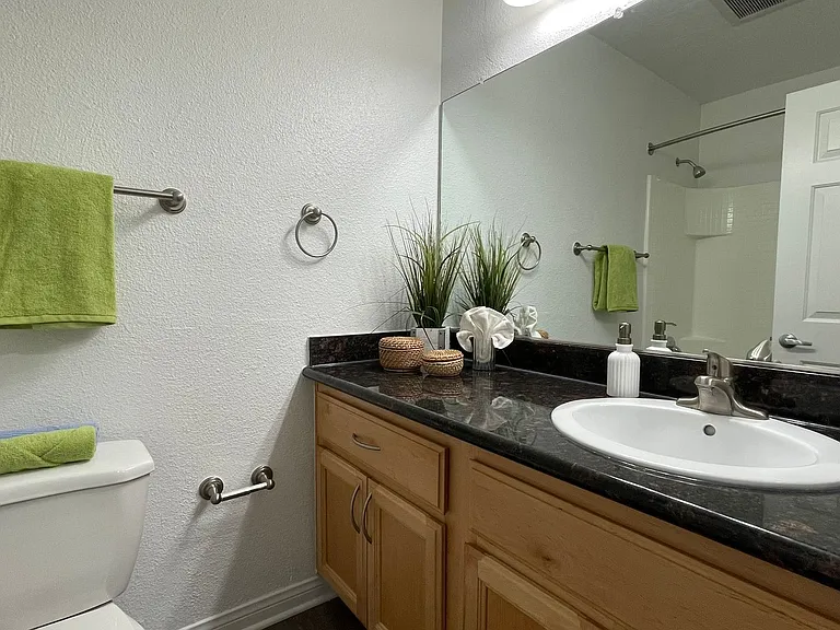 Park Plaza Apartments — Photo 48