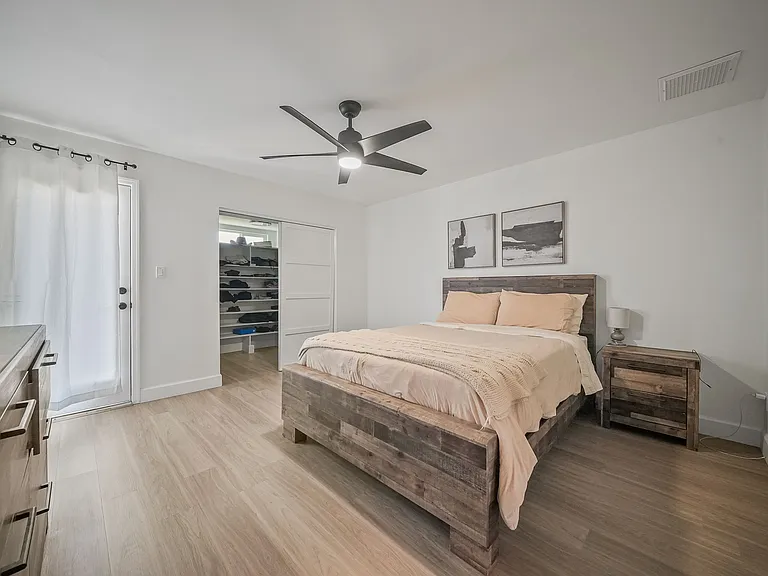 2431 E Manhatton Dr — Photo 25