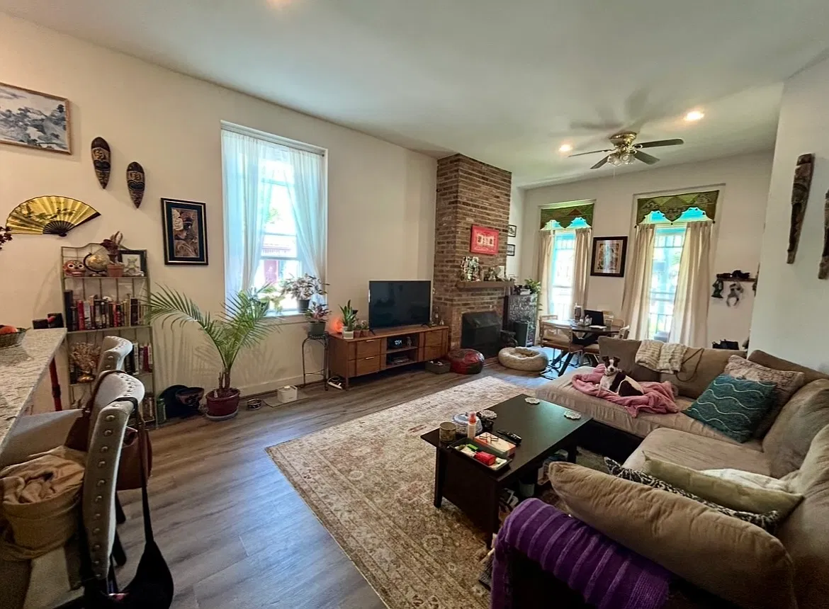 2 bed, 1200 sqft, $2,300 — Photo 3