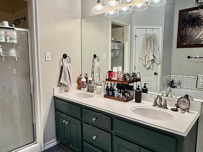311 Longhorn St — Photo 17