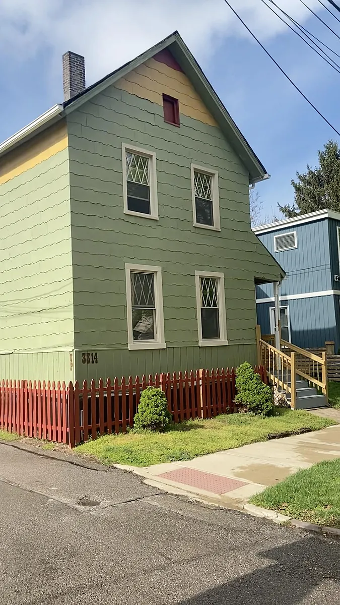 Building Photo - 3314 Chatham Ave #1
